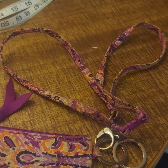 Vera Bradley ID holder & lanyard - Picture 2 of 5